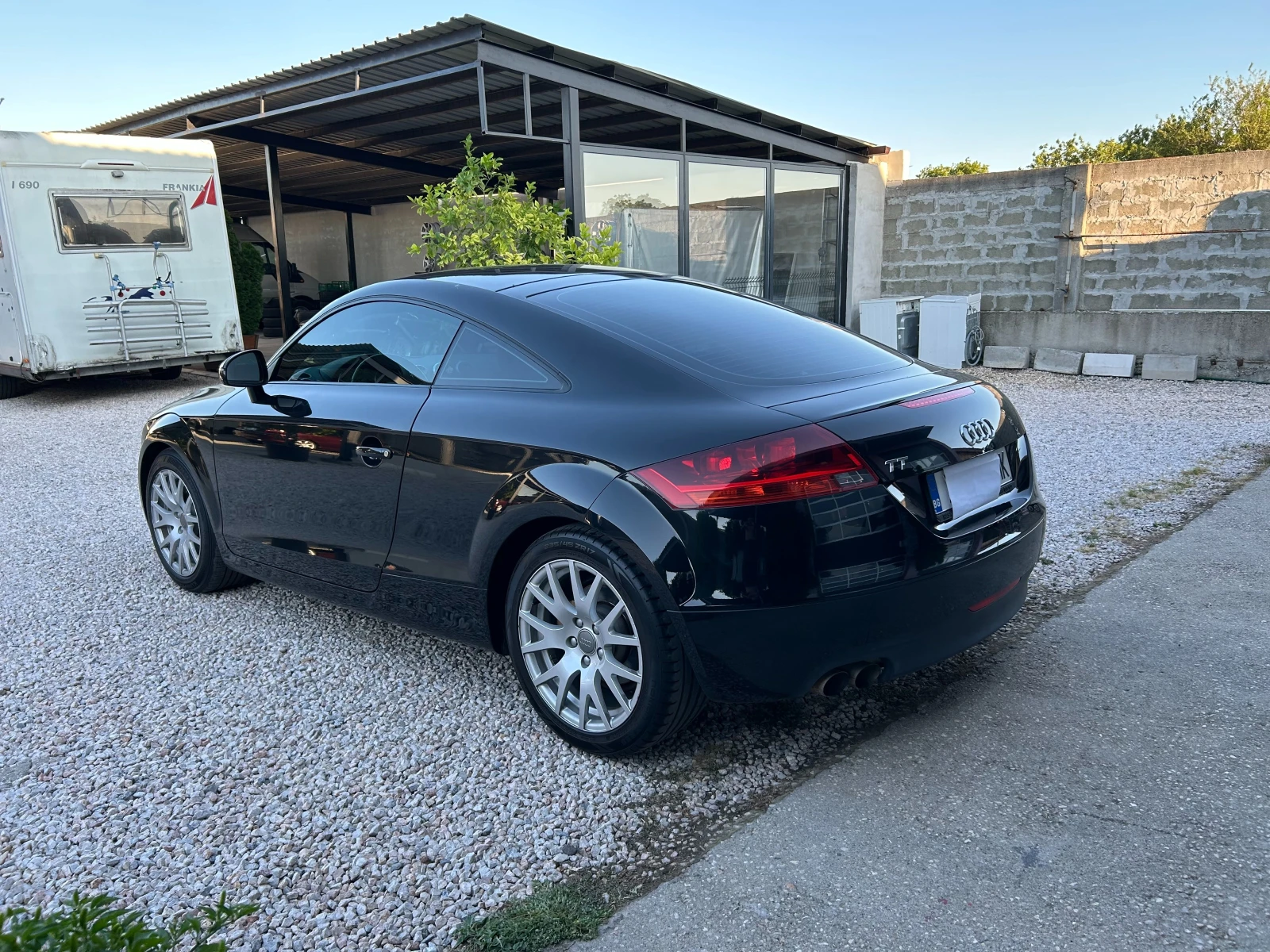 Audi Tt 1.8 BENZIN, снимка 4 - Автомобили и джипове - 55499843