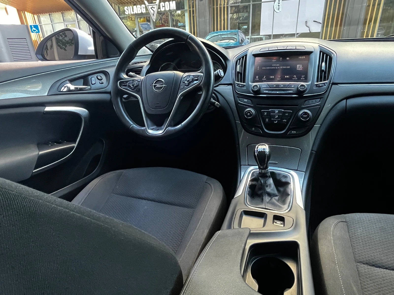 Opel Insignia, снимка 6 - Автомобили и джипове - 55694692