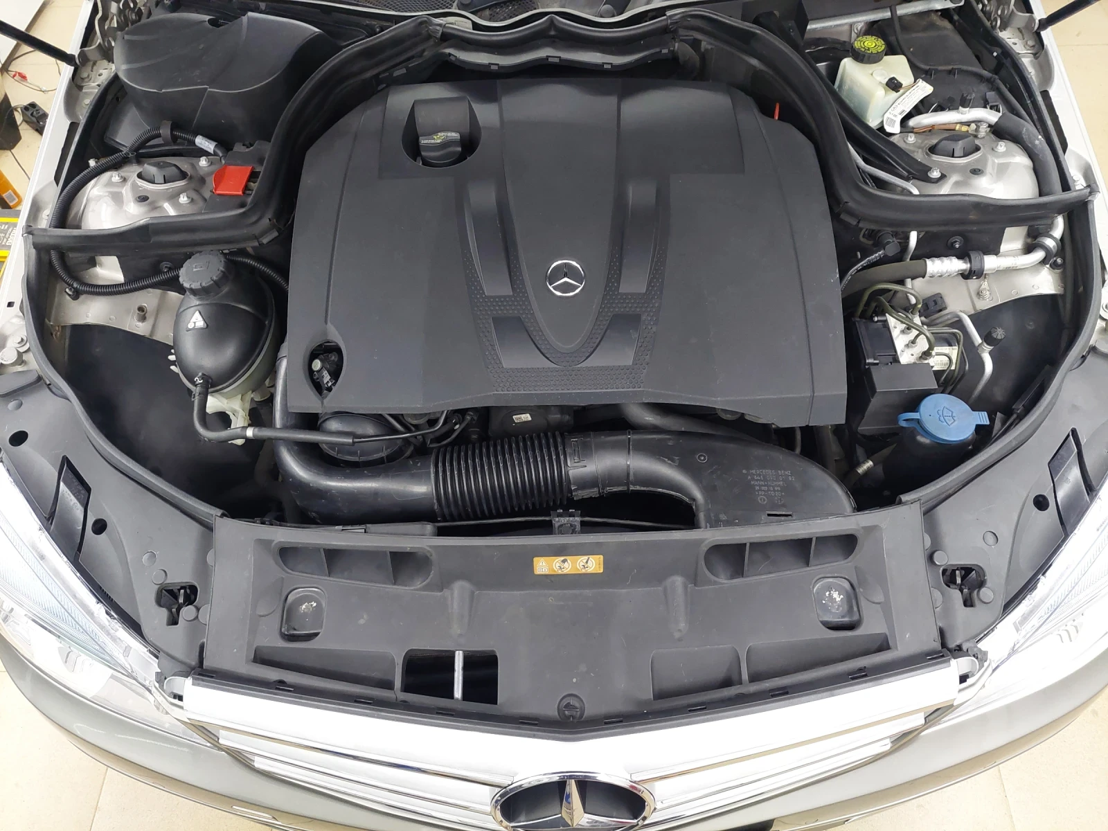 Mercedes-Benz C 220 AUTOMAT, снимка 11 - Автомобили и джипове - 56023657