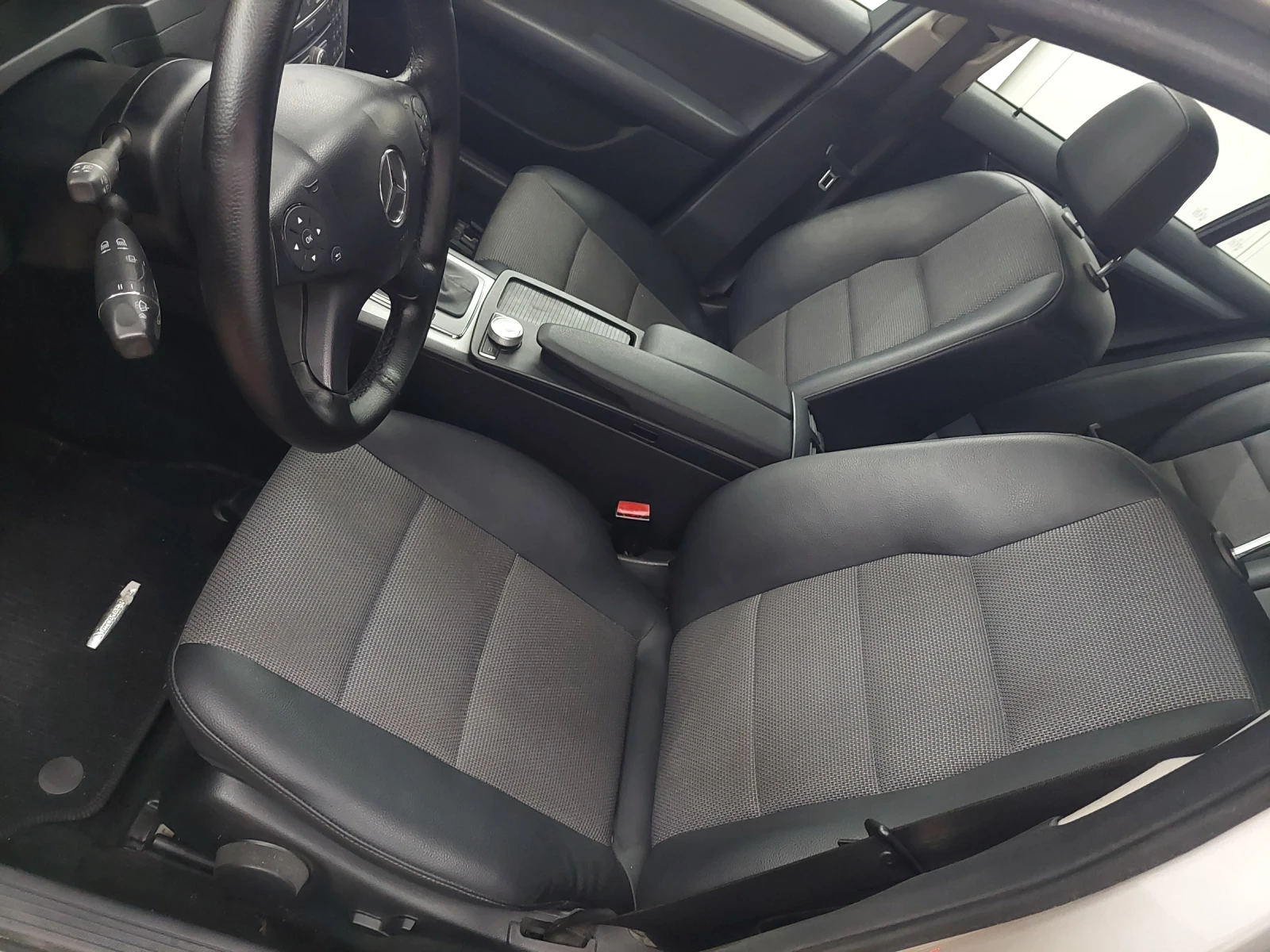Mercedes-Benz C 220 AUTOMAT, снимка 10 - Автомобили и джипове - 56023657