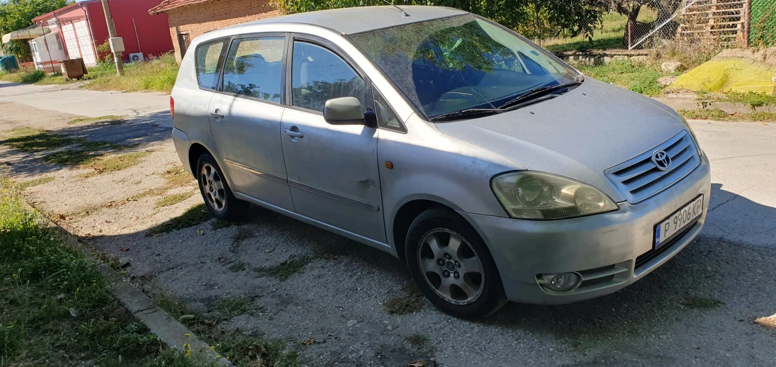 Toyota Avensis verso, снимка 2 - Автомобили и джипове - 56335905