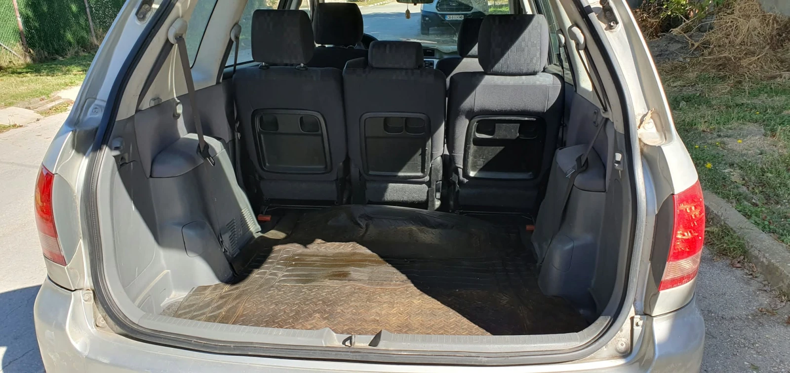 Toyota Avensis verso, снимка 12 - Автомобили и джипове - 56335905