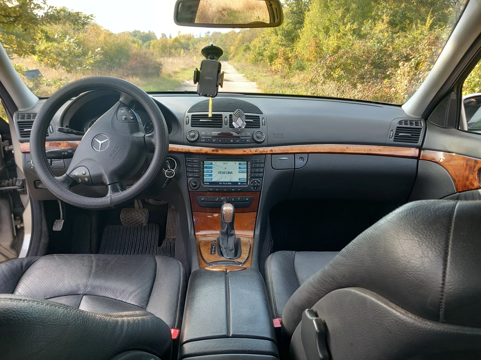 Mercedes-Benz E 220, снимка 6 - Автомобили и джипове - 56460611