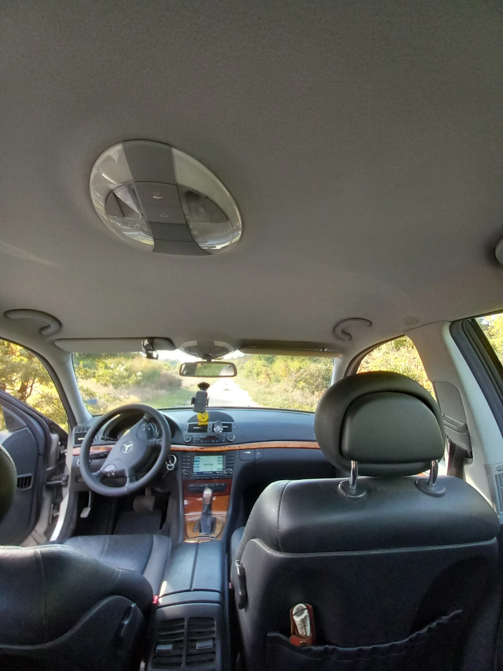 Mercedes-Benz E 220, снимка 8 - Автомобили и джипове - 56460611
