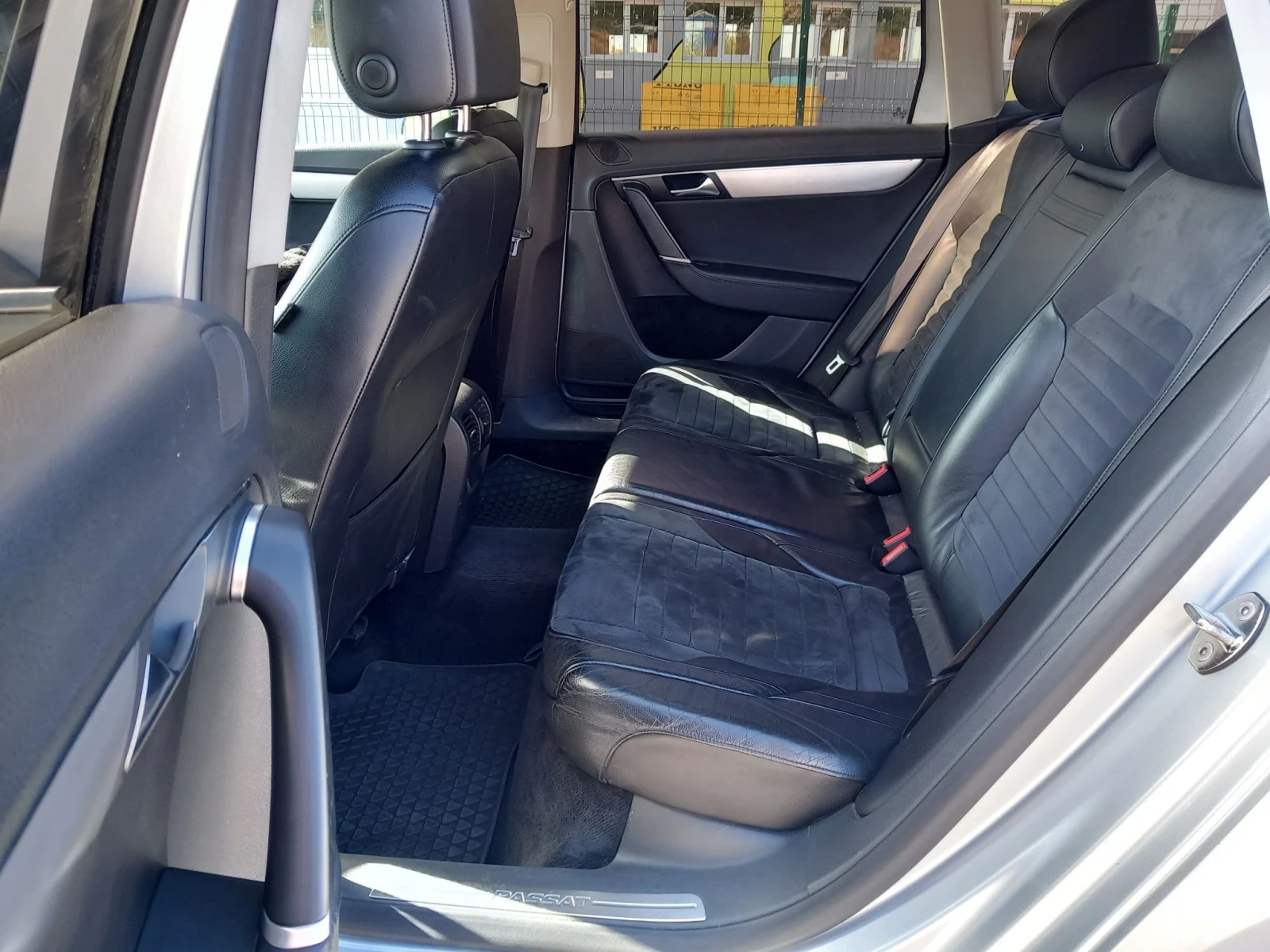 VW Passat 2.0 TDI 140 PS Highline, снимка 15 - Автомобили и джипове - 56644788