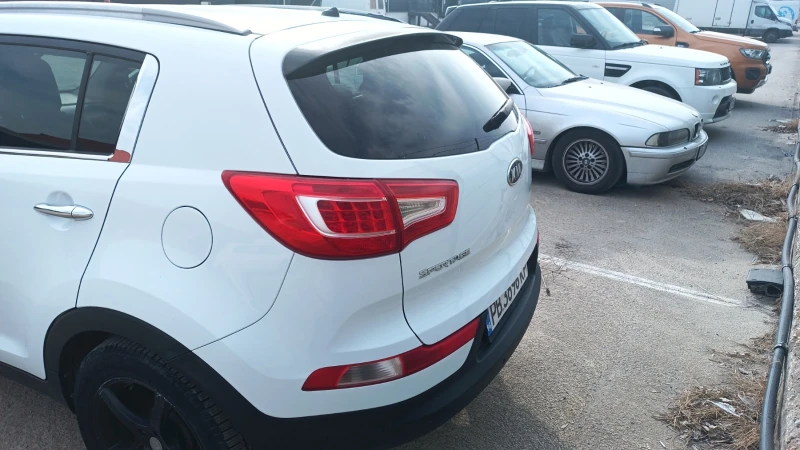 Kia Sportage, снимка 4 - Автомобили и джипове - 48893904