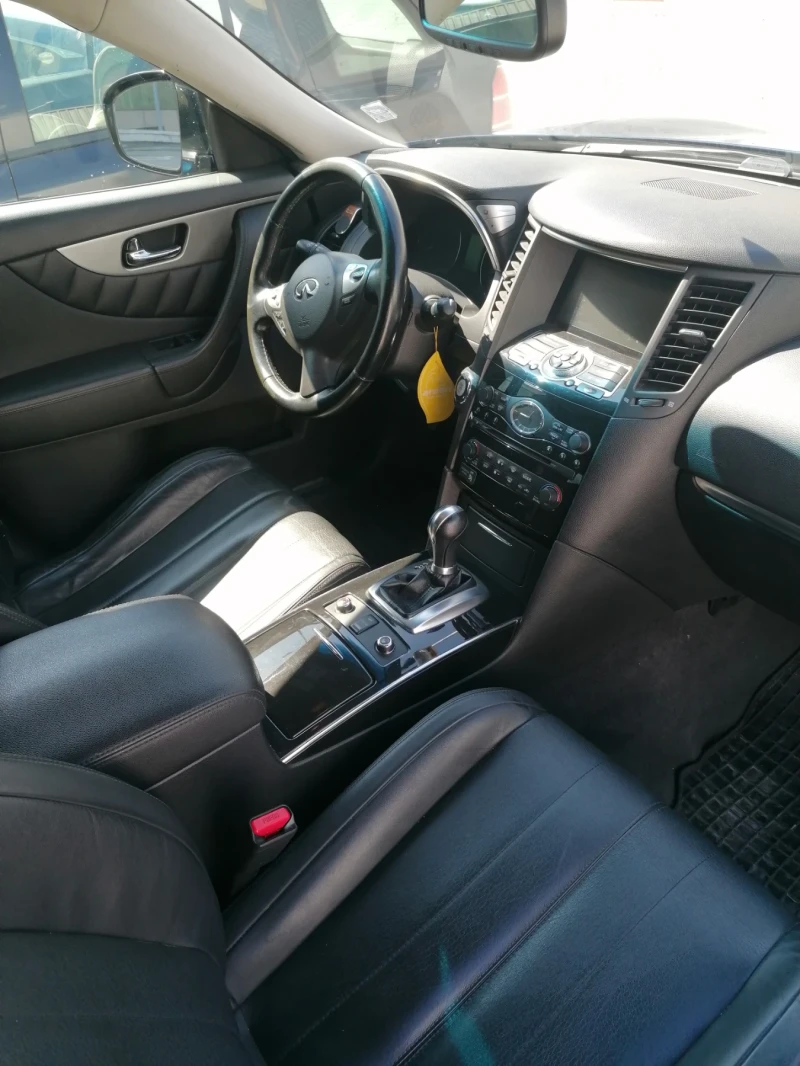 Infiniti QX70 3.7 бензин, 320 к.с., снимка 5 - Автомобили и джипове - 48902512