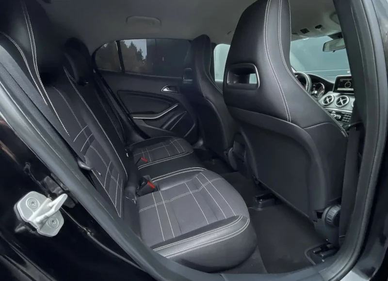 Mercedes-Benz GLA 220d 4Matic , снимка 11 - Автомобили и джипове - 52365966