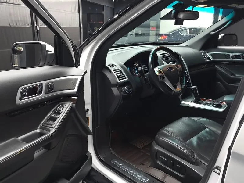 Ford Explorer 3.5 AWD, снимка 10 - Автомобили и джипове - 54350189