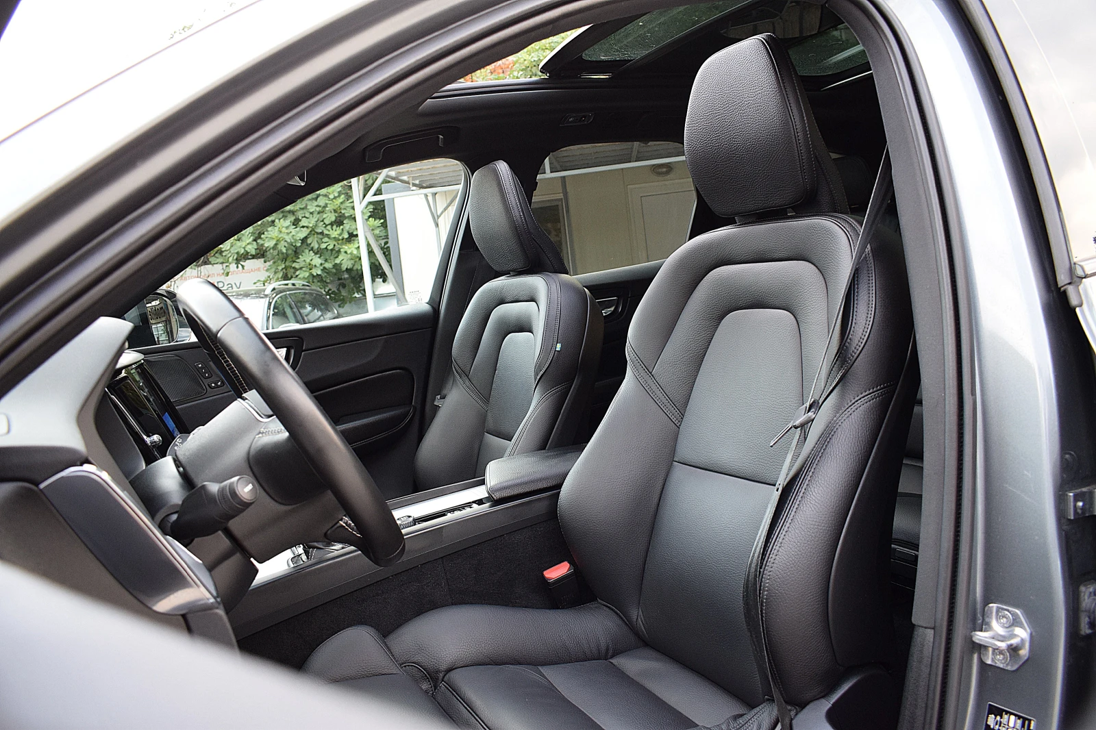 Volvo XC60  2.0ШВЕЙЦАРИЯ/T6 AWD R-Design Geartronic - изображение 8