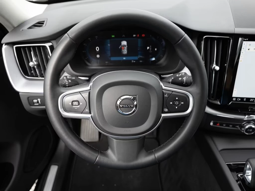 Volvo XC60 B4 Momentum 40000 KM !!  - изображение 5