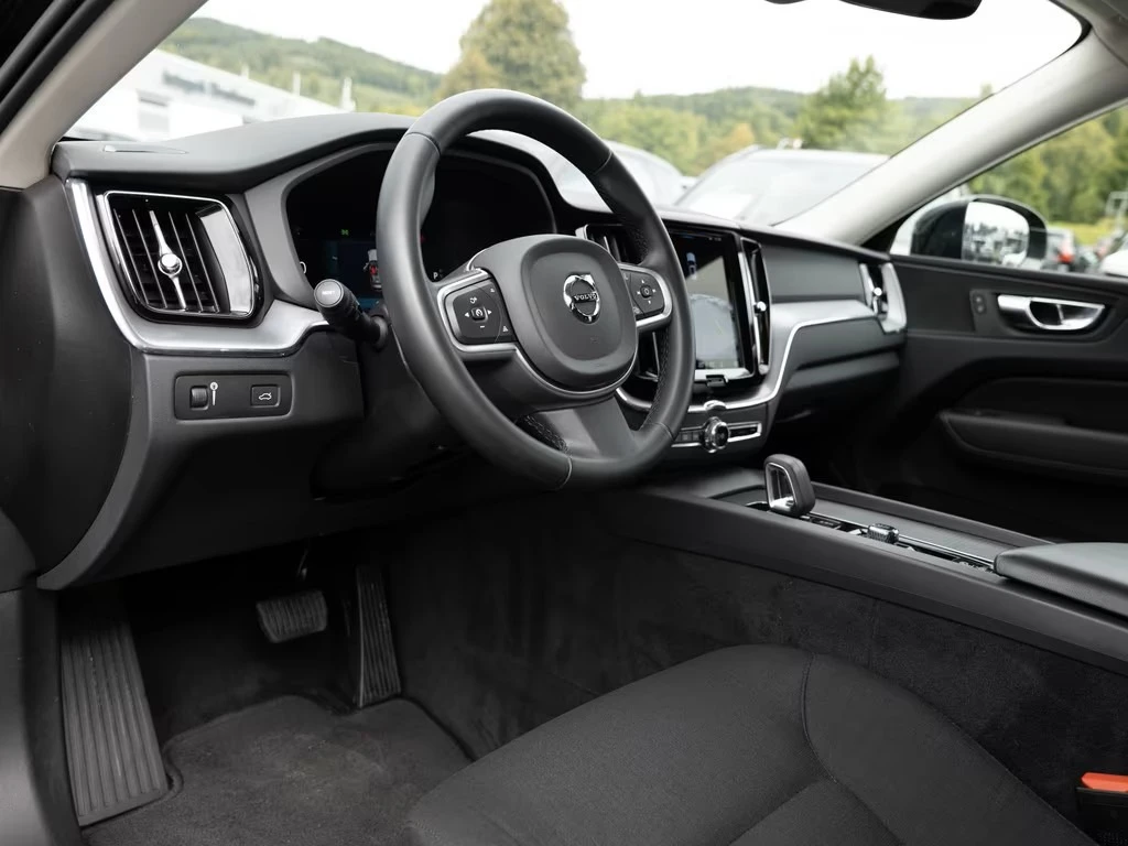 Volvo XC60 B4 Momentum 40000 KM !!  - изображение 8