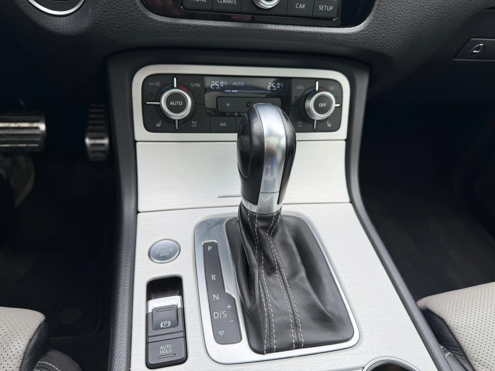 VW Touareg, снимка 11 - Автомобили и джипове - 53924842