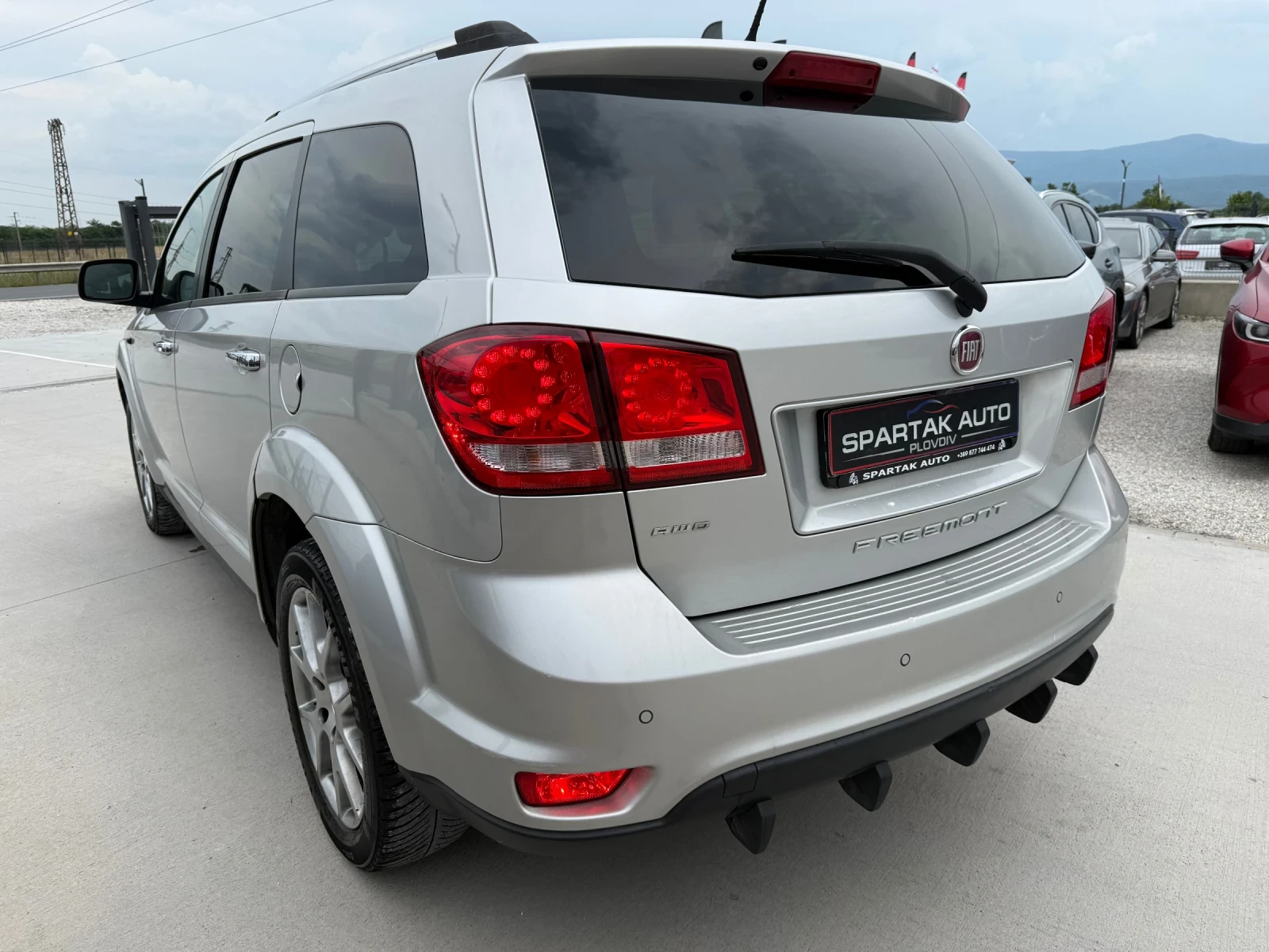 Fiat Freemont 2.0D* 2015г* АВТОМАТИК* 4Х4* 6+ 1Местен* ТОП Състо, снимка 7 - Автомобили и джипове - 54876117