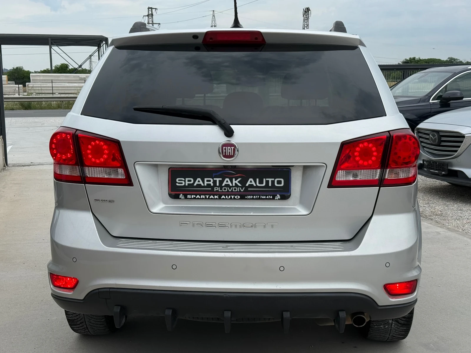 Fiat Freemont 2.0D* 2015г* АВТОМАТИК* 4Х4* 6+ 1Местен* ТОП Състо, снимка 6 - Автомобили и джипове - 54876117