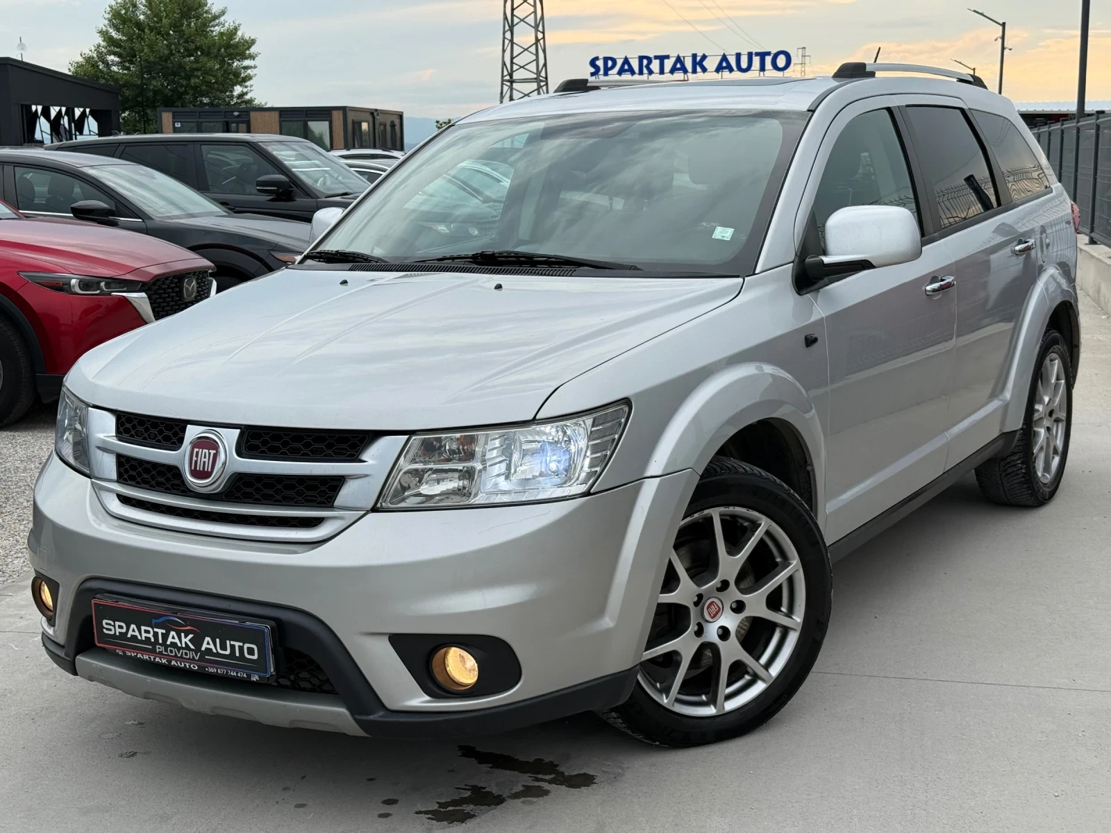 Fiat Freemont 2.0D* 2015г* АВТОМАТИК* 4Х4* 6+ 1Местен* ТОП Състо, снимка 2 - Автомобили и джипове - 54876117