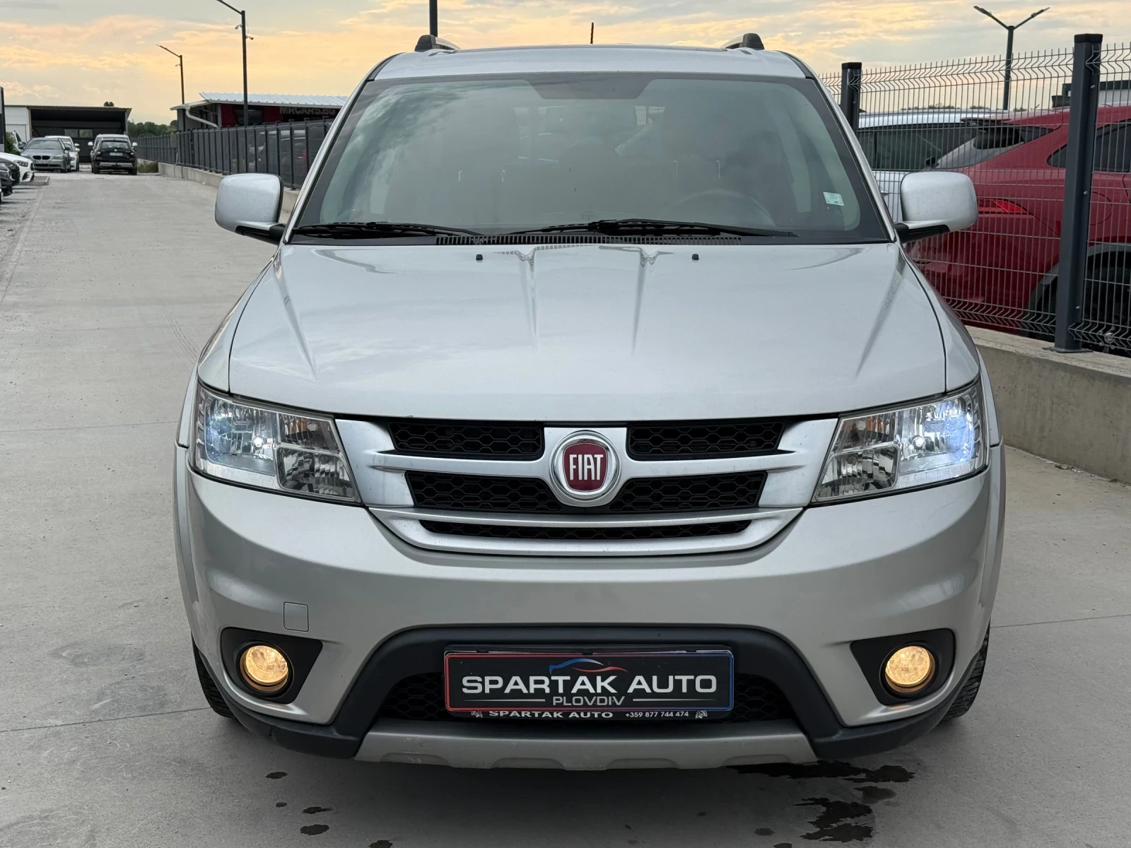 Fiat Freemont 2.0D* 2015г* АВТОМАТИК* 4Х4* 6+ 1Местен* ТОП Състо, снимка 3 - Автомобили и джипове - 54876117