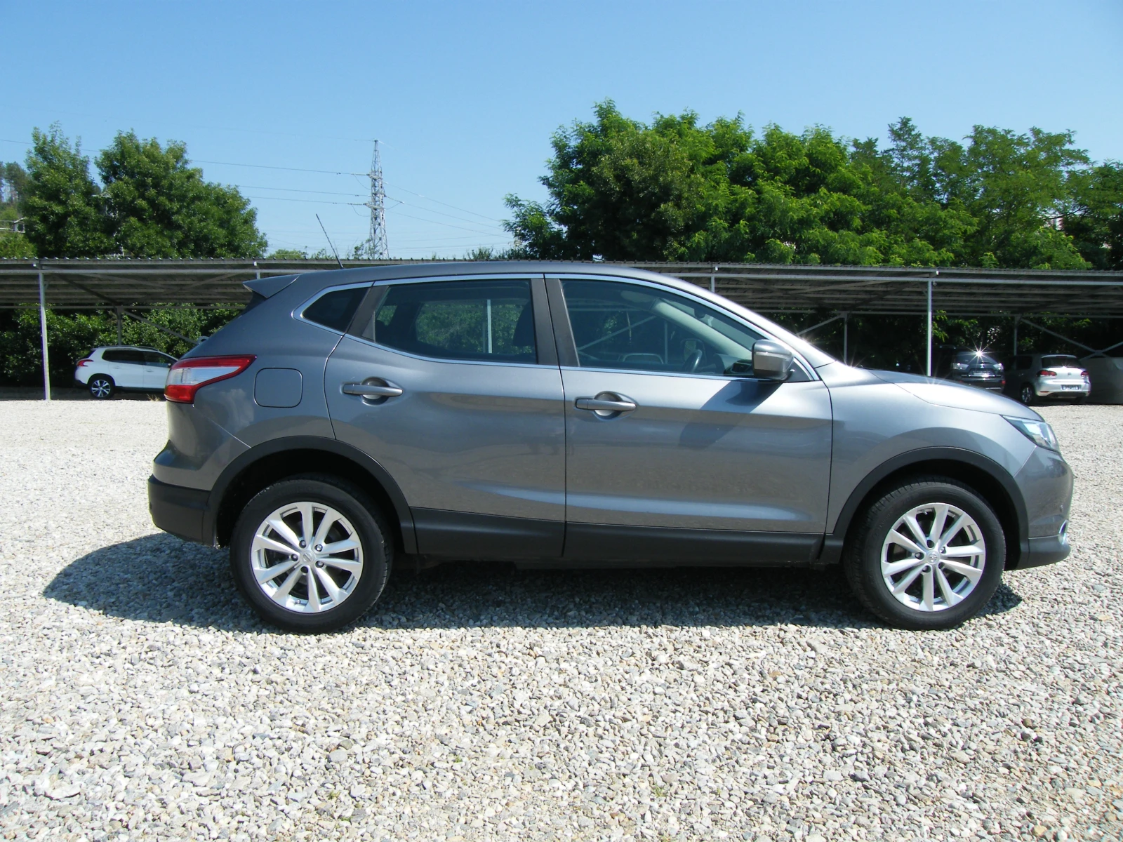 Nissan Qashqai 1.6 , снимка 3 - Автомобили и джипове - 55330321