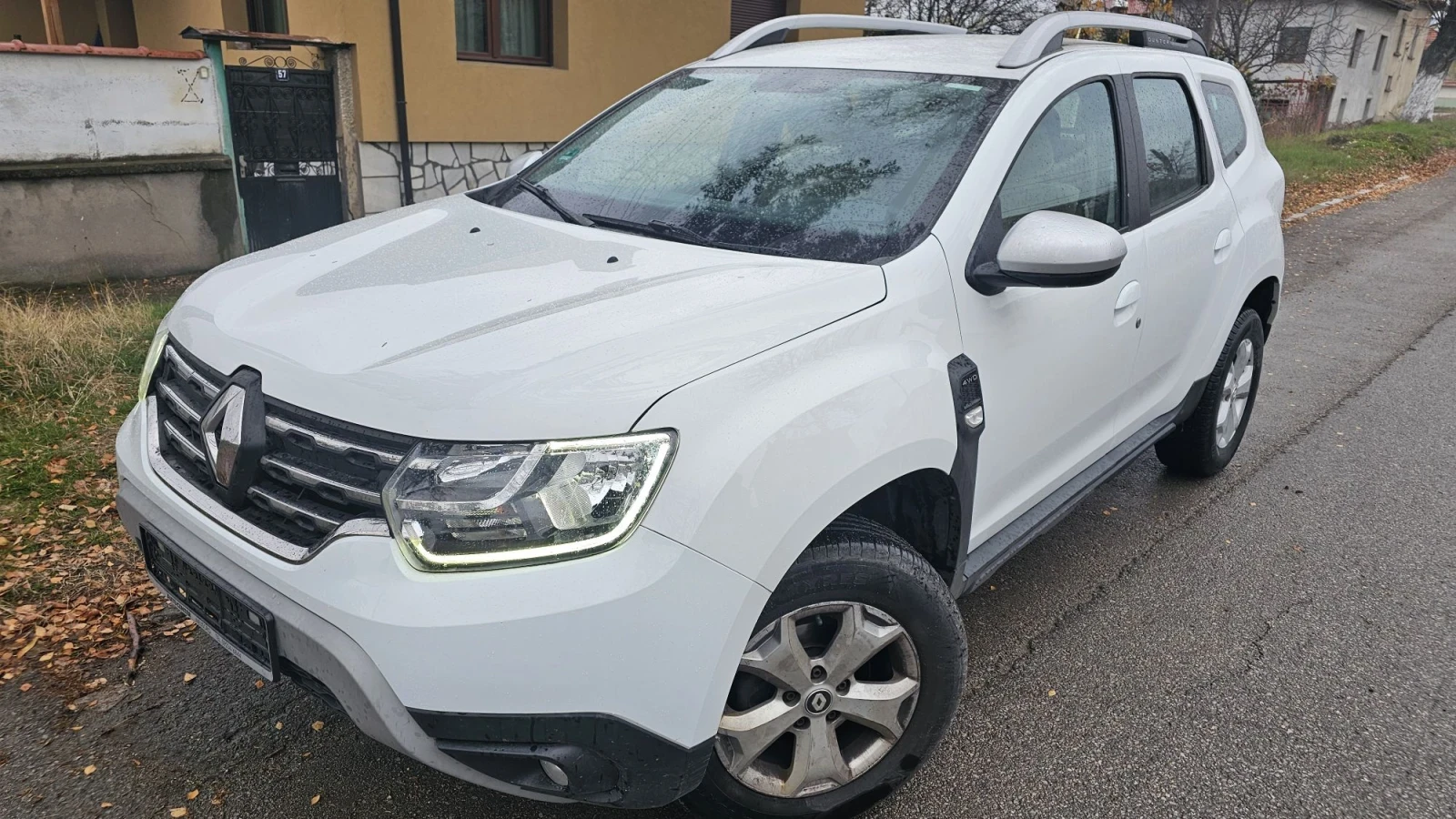 Dacia Duster 2.0i 16V 4x4 aut, снимка 3 - Автомобили и джипове - 55600328