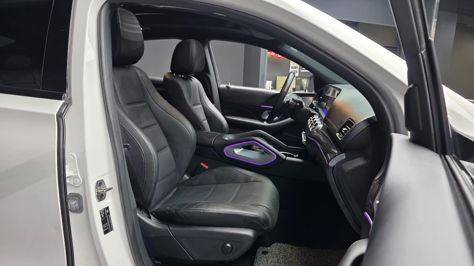 Mercedes-Benz GLE 400 DIS* BURM* 360* PANO* , снимка 14 - Автомобили и джипове - 56132076