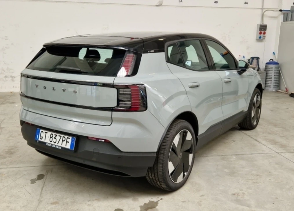 Volvo EX30 !!!ОЧАКВАН ВНОС!!! EXTENDED RANGE PLUS RWD, снимка 4 - Автомобили и джипове - 56335911