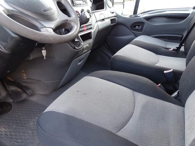 Iveco Daily 35C14 3.0HPI  КАТ. * Б* 7 МЕСТА, снимка 14 - Бусове и автобуси - 49483792