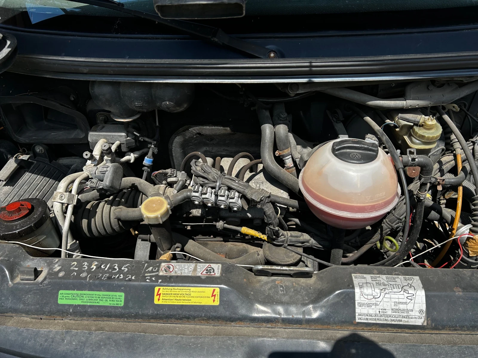 VW Caravelle 2.0i газ - изображение 8