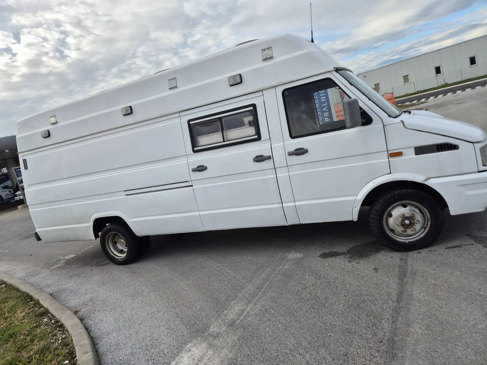 Iveco 3512 2.8 TDI  - изображение 2