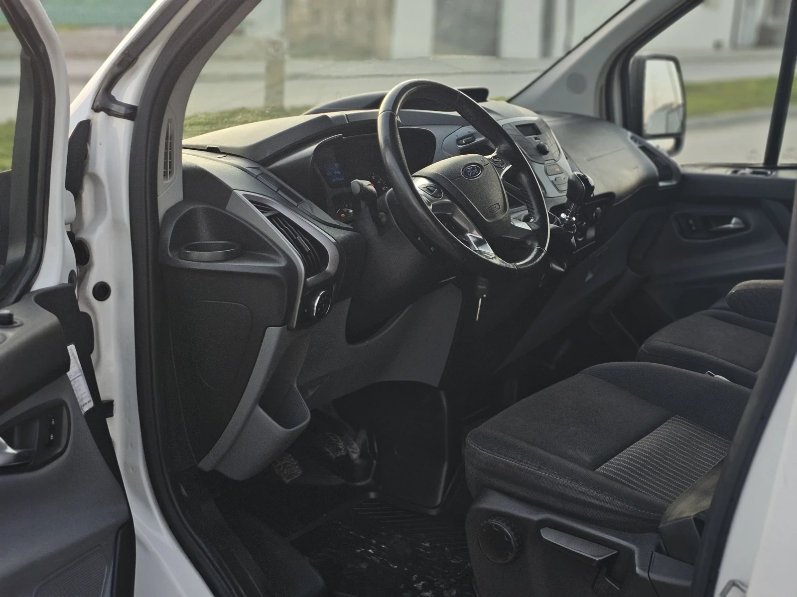 Ford Transit Custom 2.2TDCi/125кс/L2/TOP, снимка 11 - Бусове и автобуси - 53738569