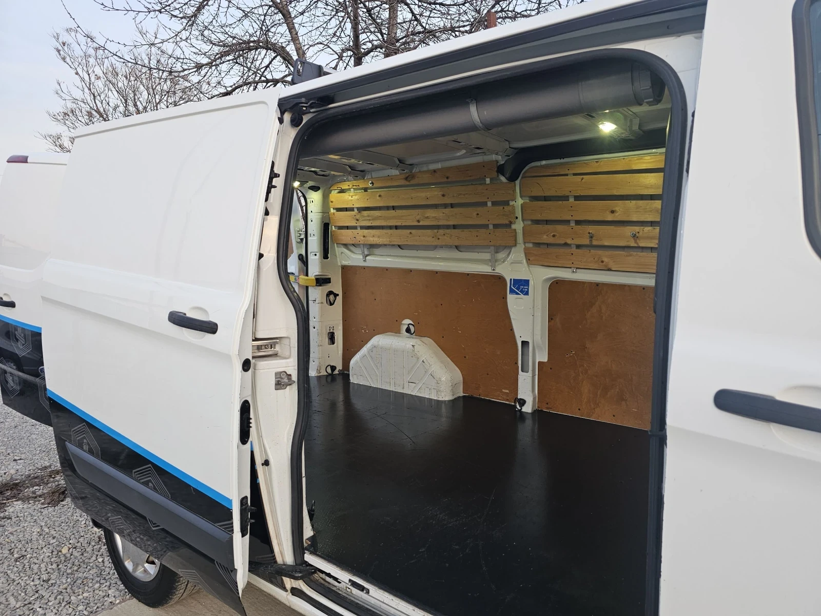 Ford Transit Custom 2.2TDCi/125кс/L2/TOP - изображение 9