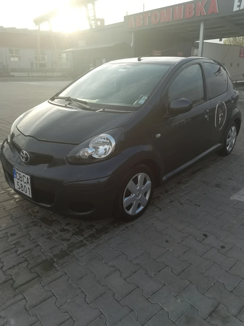 Toyota Aygo LPG , CLIMA + 4 гуми, снимка 1 - Автомобили и джипове - 47415204