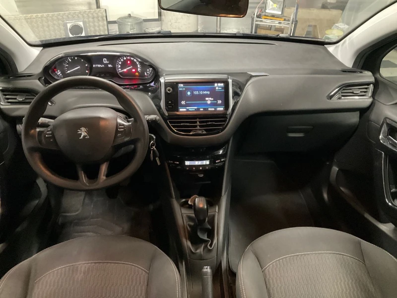 Peugeot 208 1.6Blue-HDI* NAVI* LED* , снимка 4 - Автомобили и джипове - 48949619