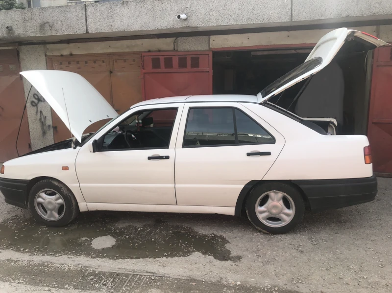 Seat Toledo 1992, снимка 2 - Автомобили и джипове - 49473711