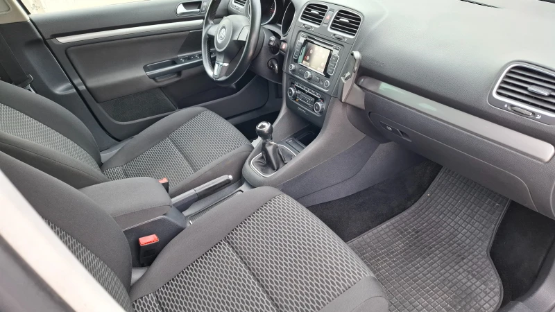 VW Golf 1.6TDI, снимка 13 - Автомобили и джипове - 49688134