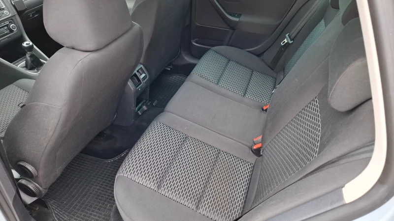 VW Golf 1.6TDI, снимка 12 - Автомобили и джипове - 49688134