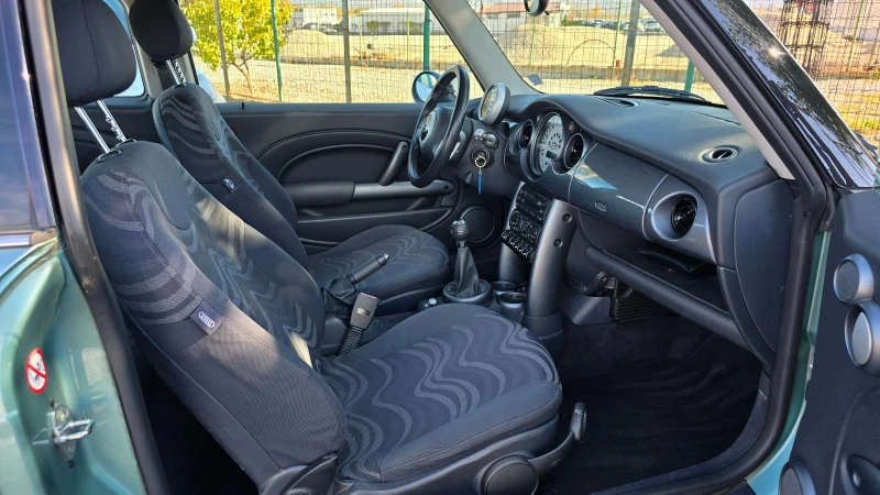 Mini One 1.6I, снимка 16 - Автомобили и джипове - 52710155