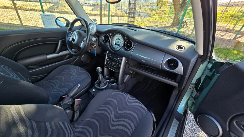 Mini One 1.6I, снимка 14 - Автомобили и джипове - 52710155