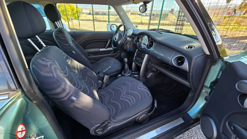 Mini One 1.6I, снимка 11 - Автомобили и джипове - 52710155