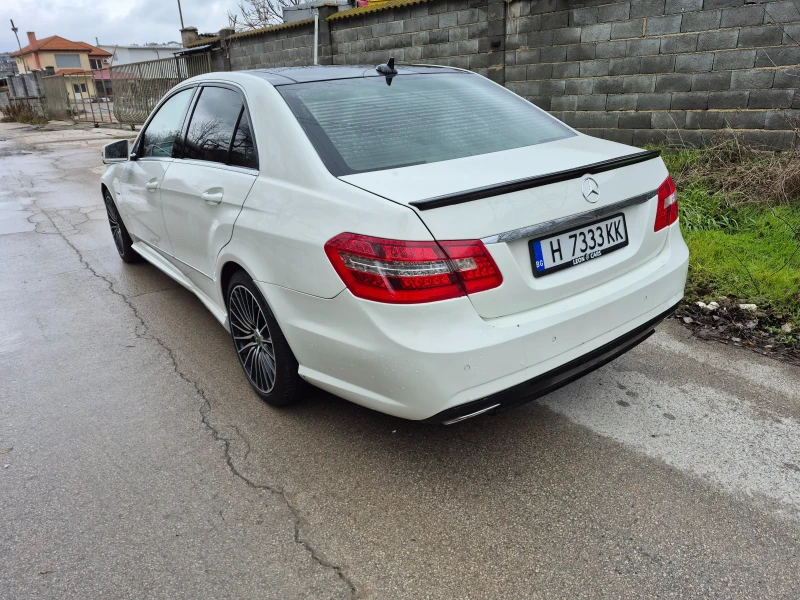 Mercedes-Benz E 220, снимка 6 - Автомобили и джипове - 53041159