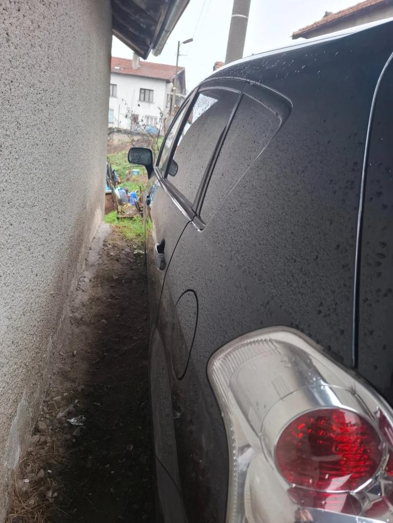 Toyota Corolla verso, снимка 13 - Автомобили и джипове - 53218235