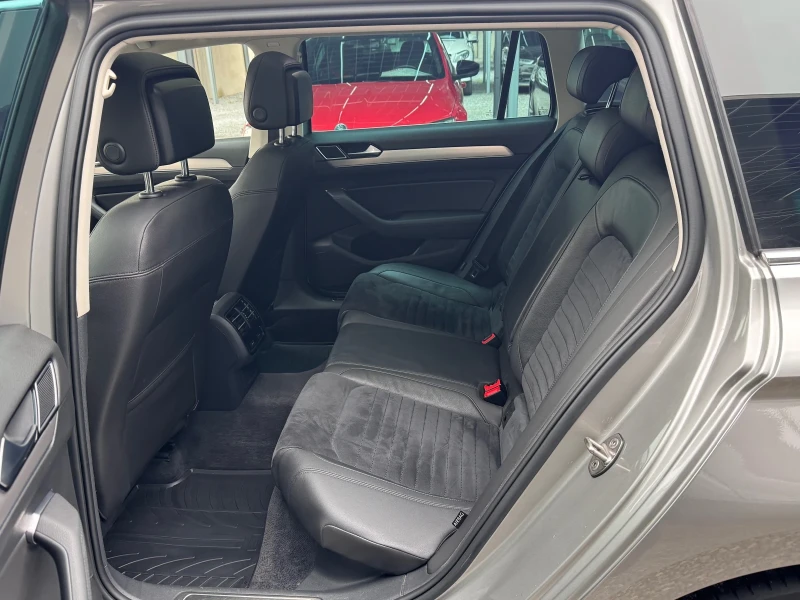 VW Passat 2.0TDI 150кс DSG* Обслужен* Panorama* FULL LED* , снимка 15 - Автомобили и джипове - 53282342