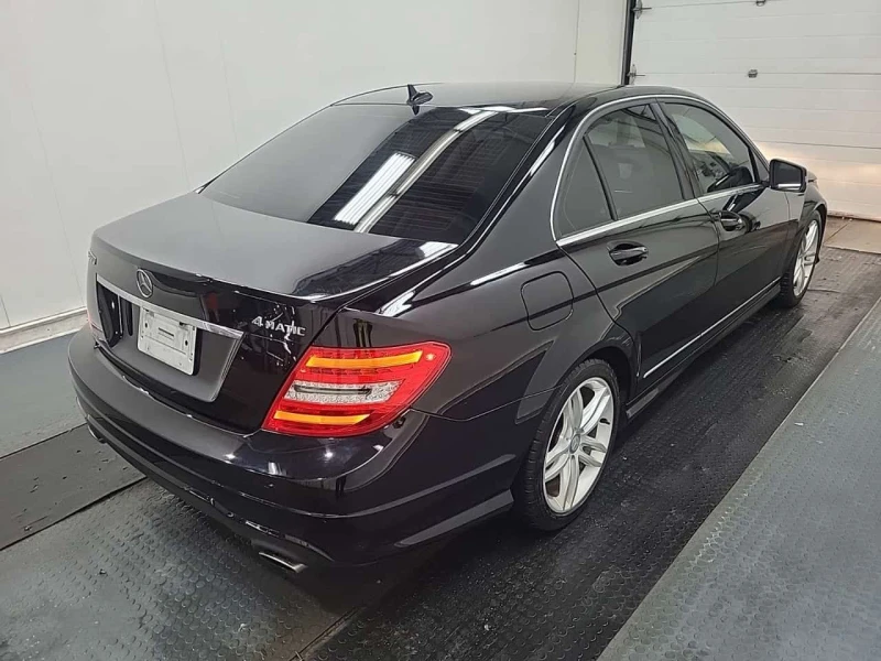Mercedes-Benz C 300 * CARFAX * ЦЕНА ДО БГ, снимка 4 - Автомобили и джипове - 53523533