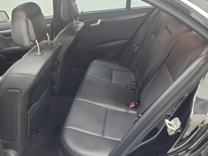 Mercedes-Benz C 300 * CARFAX * ЦЕНА ДО БГ, снимка 11 - Автомобили и джипове - 53523533