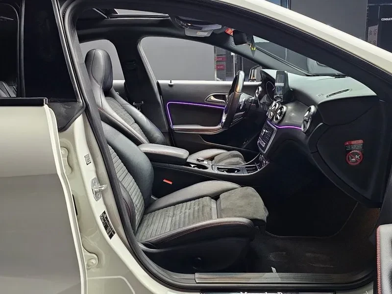 Mercedes-Benz CLA 250  4Matic Amg Line, снимка 11 - Автомобили и джипове - 55100542