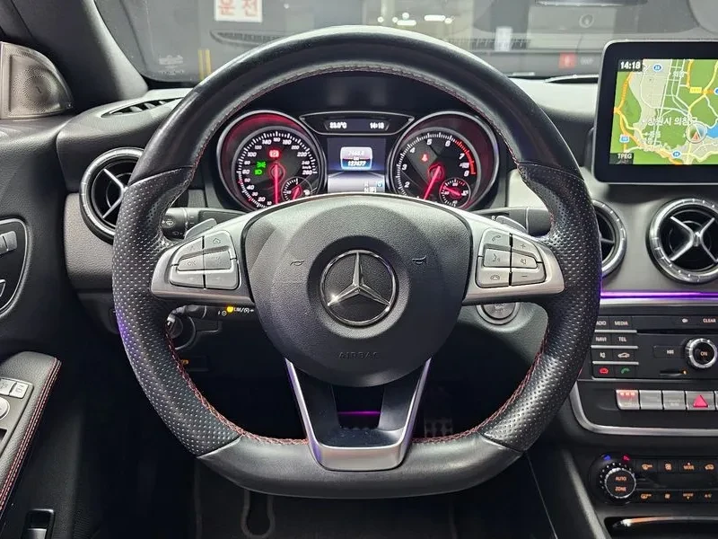 Mercedes-Benz CLA 250  4Matic Amg Line, снимка 13 - Автомобили и джипове - 55100542