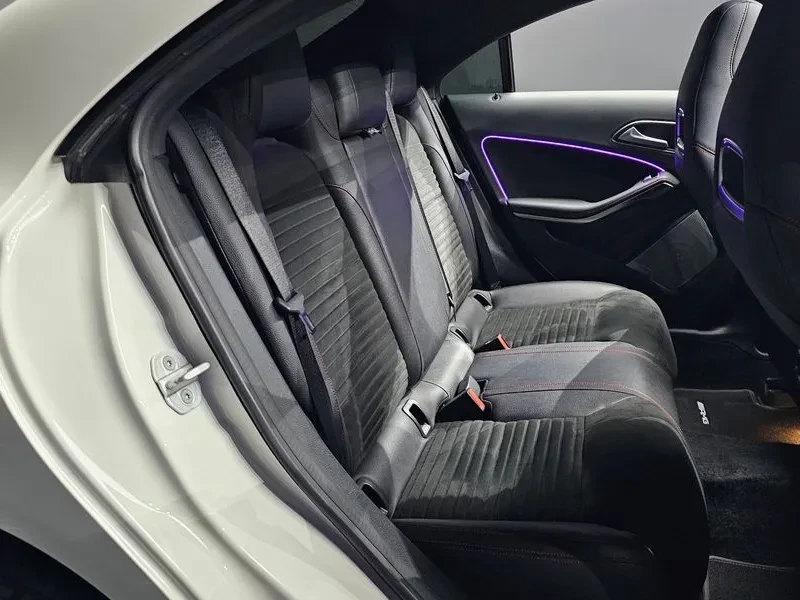 Mercedes-Benz CLA 250  4Matic Amg Line, снимка 12 - Автомобили и джипове - 55100542
