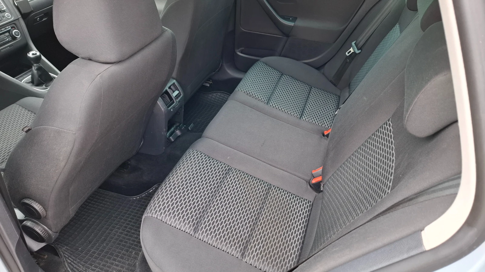 VW Golf 1.6TDI | Mobile.bg — изображение 12