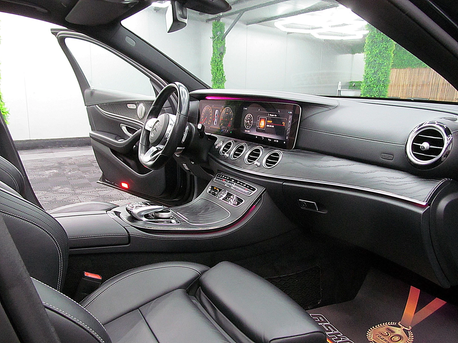 Mercedes-Benz E 220 DIGITAL/PANORAMA/AMG/9gt/360-k/СОБСТВЕН ЛИЗИНГ - изображение 9