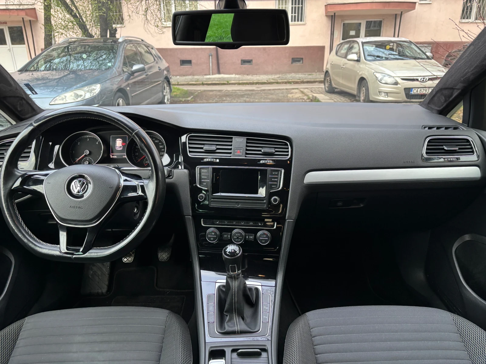 VW Golf, снимка 11 - Автомобили и джипове - 54044582