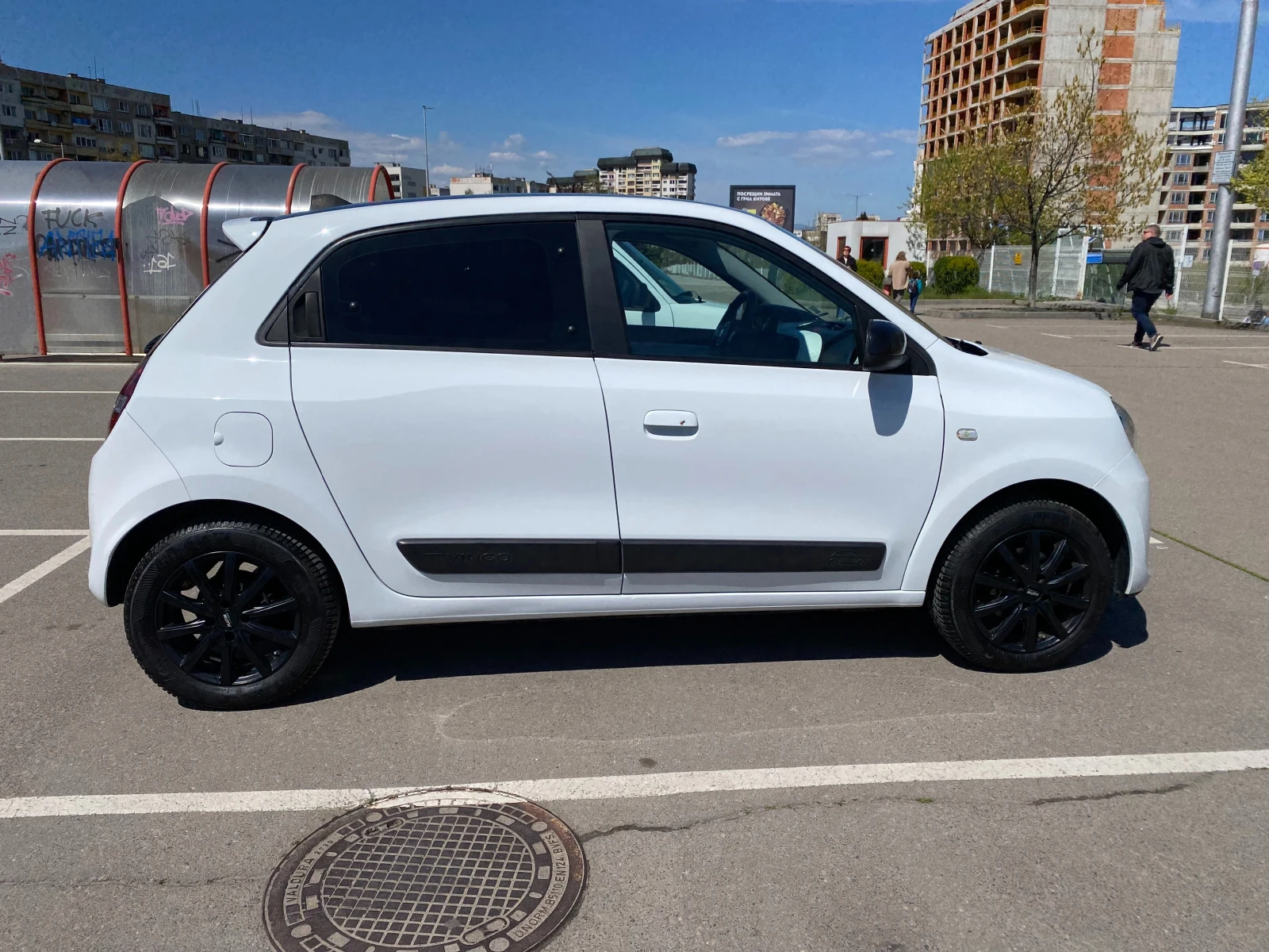 Renault Twingo 1.0 SCe, снимка 8 - Автомобили и джипове - 54315514